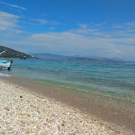Sarakinos Apartament *