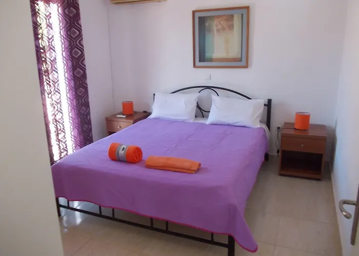 Sarakinos Apartament *