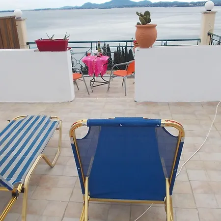 شقة Sarakinos برباتي