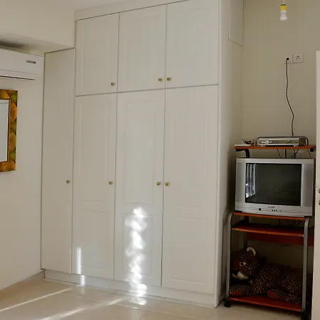 شقة Sarakinos برباتي