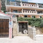 Sarakinos Barbati