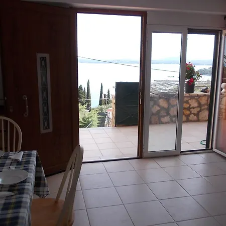 Apartment Sarakinos *