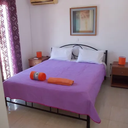 Sarakinos Apartment *