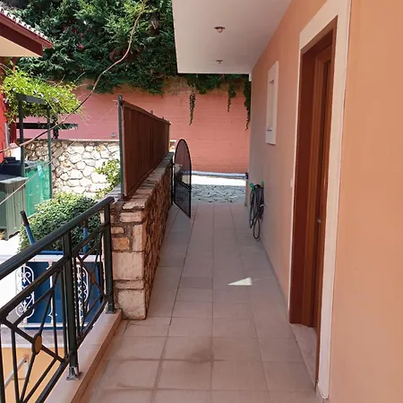 Sarakinos Apartment Barbati