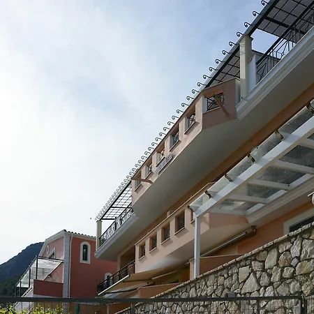 Sarakinos Lejlighed